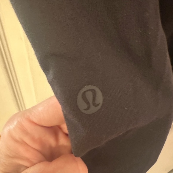 Lululemon Ready to Rulu size 6 black pants. - Picture 4 of 5